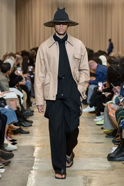 Look 7